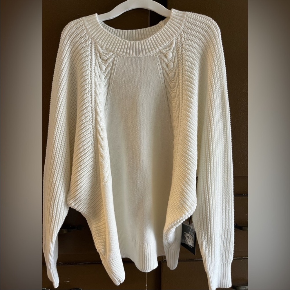 Women's Simply Vera Vera Wang knit white sweater top dolman sleeves M